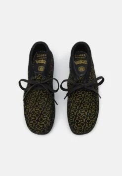 Clarks Pokemon Wallabee Go - Sportieve Veterschoenen - Black -Clarks 02c1a929b3a64df2ac1c2f1f8d56fd43