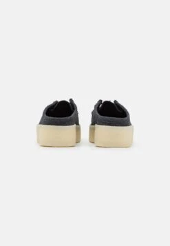 Clarks Originals Wallabeecup Low - Instappers - Black -Clarks 041d71c5a4e0479887609f23e2a1af3d