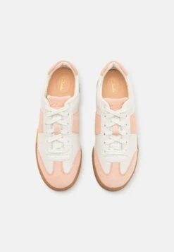 Clarks Match - Sneakers Laag - Pale Peach -Clarks 043f423332c14166beb384207ce48fde