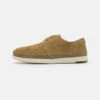 Clarks Bratton - Sportieve Veterschoenen - Sand