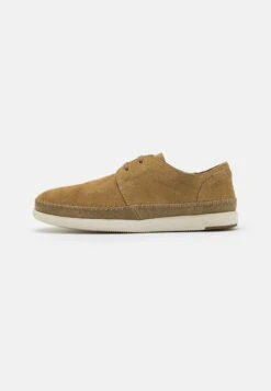 Clarks Bratton - Sportieve Veterschoenen - Sand