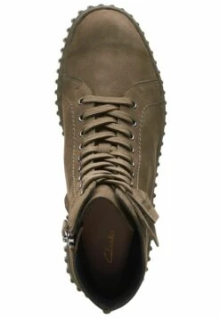 Clarks Enkellaarsjes Met Plateauzool - Dark Olive Nub -Clarks 11dee783b2dd401e881efad5a7d55068
