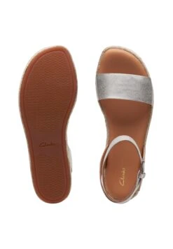 Clarks Kimmei Ivy - D - Sandalen Met Sleehak - Silvercoloured 11 Clarks Kimmei Ivy - D - Sandalen Met Sleehak - Silvercoloured -Clarks 14be0fc40d0347f98e311618bc712288
