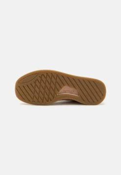 Clarks Craftrun- Sneakers Laag - Warm Beige -Clarks 1a32b864866b44949fd7298aea913163