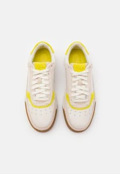 Clarks Craftcourtlace - Sneakers Laag - White 11 Clarks Craftcourtlace - Sneakers Laag - White -Clarks 229a3fb268d64580b9c490f1b5417a59