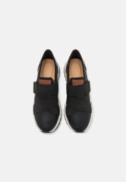 Clarks Dashlite Strap - Sneakers Laag - Black 13 Clarks Dashlite Strap - Sneakers Laag - Black -Clarks 233048842600427da7cc92b982138d21