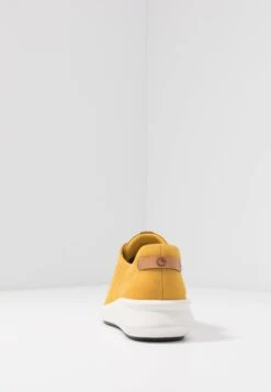 Rio Tie - Sneakers Laag - Yellow -Clarks 251c5c4913594c95ad3d8f8cf586a7e3