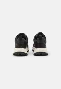 Clarks Atltrekfreewp - Sneakers Laag - Black -Clarks 33a747aef0ab4a9da663e9925063a798