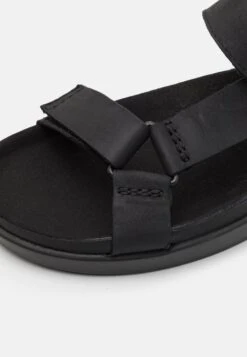 Clarks Sunder Range - Outdoorsandalen - Black -Clarks 387f43e30d05400b9bec9e8335cda161