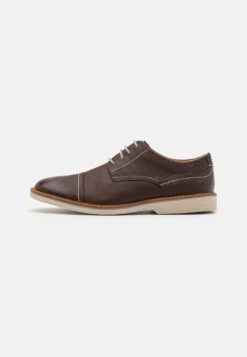 Clarks Atticus - Sportieve Veterschoenen - Dark Brown