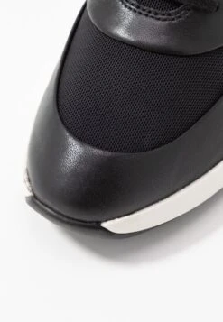 Un Rio Lace - Sneakers Laag - Black -Clarks 442989f0efc24d7381aa4ca7e498ff49