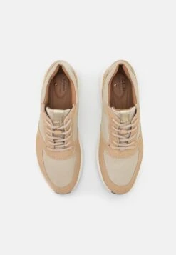 Clarks Un Rio Sprint - Sneakers Laag - Beige Combiné -Clarks 4b204e3cf1f2419eace8e9180c80a1b4