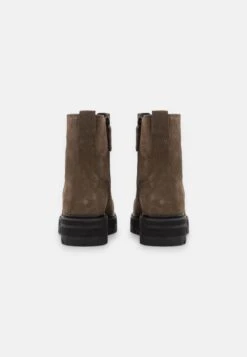 Clarks Orianna Cap - Veterboots - Dark Olive -Clarks 4e14fdbefeff4d31a55a03d219d041cf