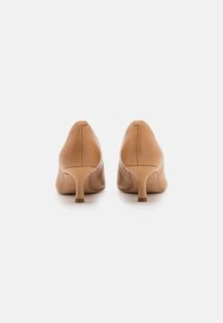 Clarks Violet Rae - Klassieke Pumps - Camel -Clarks 55bae6ce3e69468990d275f8860fc278