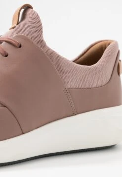 Un Rio Lace - Sneakers Laag - Dark Blush -Clarks 5ab666764e44473a89d834c945ca2a03