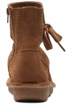 Clarks Enkellaarsjes Met Plateauzool - Dark Tan Suede -Clarks 5b2acc8b32bf4e7ca2edb5d9aa5f6db3