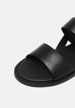 Clarks Karsea Strap - Sandalen - Black -Clarks 5cbef0ec495f43fb95d48073bfd0634b