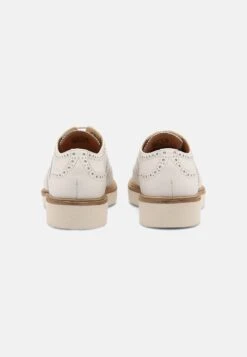 Clarks Baille Brogue - Veterschoenen - White -Clarks 5fa52d2974434dcc86815327837d99ed