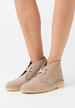 Clarks Originals Desert Boot - Sportieve Veterschoenen - Sand