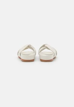 Clarks Pure Twist - Muiltjes - White -Clarks 6a74f5264f1746b19e343a5befb2b94e