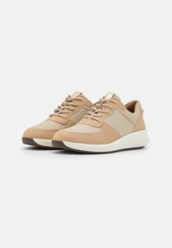 Clarks Un Rio Sprint - Sneakers Laag - Beige Combiné -Clarks 70bf8a9e2c8e4a73b4e30e1a6e2fa317