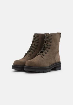 Clarks Orianna Cap - Veterboots - Dark Olive -Clarks 735c630993934dcabc1f47525c46c49c