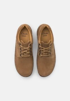 Clarks Nature Three - Sportieve Veterschoenen - Dark Sand -Clarks 7f2f7d7df79b408b8b08bed7f838e70c