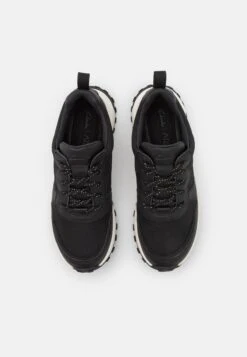 Clarks Atltrekfreewp - Sneakers Laag - Black -Clarks 837e562eda004185a9b6f164274db838