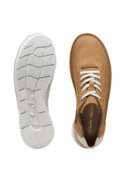 Clarks Velhill Etch - D - Sneakers Laag - Brown -Clarks 8723ec2c54254bb7849558e9b74f1bc6