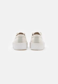 Clarks Originals Wallabee Cup - Sportieve Veterschoenen - White -Clarks 8dbfa88c60d9464ba1a5dc0ca9972f5f