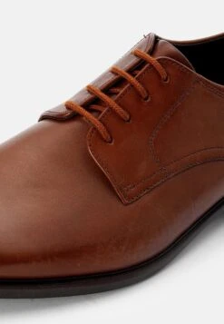 Clarks Howard Walk - Veterschoenen - Dark Tan -Clarks 9a2b4967dc9c42f589d227e7918ff2e0