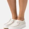 Clarks Originals Wallabee Cup - Sportieve Veterschoenen - White