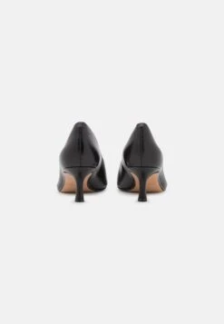 Clarks Violet Court - Klassieke Pumps - Black -Clarks a557e54d72b34aed9186c8abec7f06fe