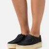 Clarks Originals Wallabee Cup - Sportieve Veterschoenen - Black -Clarks a5b4e0a9fe984892a7e1c64936a4dce0