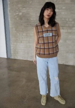 Clarks Originals Korte Laarzen - Hellbraunes Veloursleder 12 Clarks Originals Korte Laarzen - Hellbraunes Veloursleder -Clarks a90f203e551148b6a2691aa5646e98ef