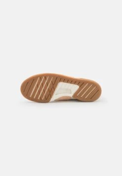 Clarks Match - Sneakers Laag - Pale Peach -Clarks b4a6ded19cb64e34ac7fbdba9553e071