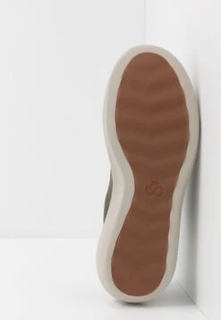 Clarks Step Urban Mix - Sneakers Laag - Khaki -Clarks be1b809cb77f41de8302d091d09e70b2