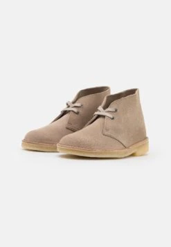 Clarks Originals Desert Boot - Sportieve Veterschoenen - Sand -Clarks c7e21bbb839543849e3c761bcf6deb86
