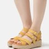 Clarks Kimmei Buckle - Sandalen Met Plateauzool - Yellow -Clarks d150579bff8147b491fe74de1e71ef1a