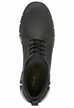Clarks Sneakers Laag - Nature X Two Black Nubuck -Clarks d16ec1261ff74f2b85e4fb6b5627a4e2