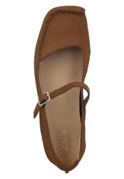 Clarks Freckle Bar Damen- Ballerina'S Met Enkelbandjes - Dark Tan Suede -Clarks daa2257715224ef4a7bb7d1fe40c9473