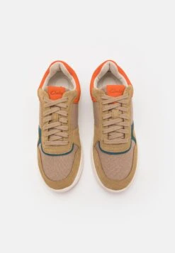 Clarks Race Lite Tor - Sneakers Laag - Sand Combi -Clarks f19b4ff80868473ca5c761e2a8d944be