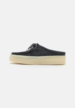Clarks Originals Wallabeecup Low - Instappers - Black -Clarks fa984ca57a8549b0a09902bdaa4df019