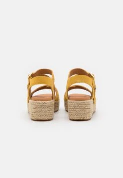 Clarks Kimmei Buckle - Sandalen Met Plateauzool - Yellow -Clarks fcaa02b5de1c4e4883db4277f8a6c674